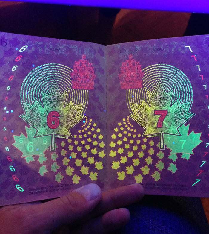 Passeport canadien images lumière ultraviolet