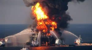 38 millions de litres de pétrole découverts dans les sédiments océaniques Deep Water Horizon, plateforme pétrole explosion