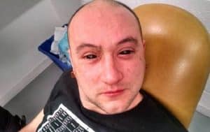 Un biohacker s’injecte un liquide dans les yeux pour voir la nuit Gabriel Licina, biohacker, vision nocturne