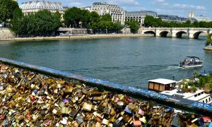 Cadenas d'amour, pont des arts, Paris