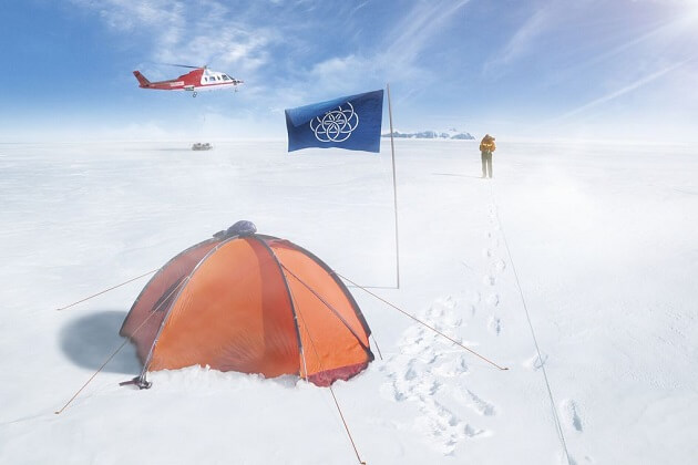 Drapeau planète Terre, Oskar Pernefeldt