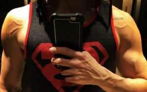 Jared Leto sort les muscles pour son rôle du Joker dans Suicide Squad Jared Leto, joker, muscle, Instagram