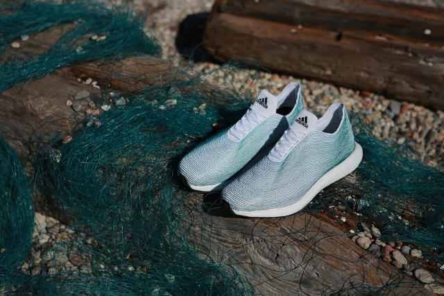 Baskets Adidas, recyclées plastique, filets