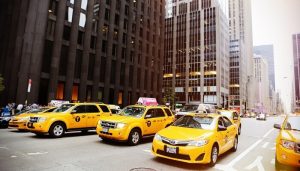 Taxis autonomes, sans conducteur, réduction pollution co2