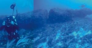 Un monolithe géant vieux de 10.000 ans découvert en Sicile monolithe sicile découvert