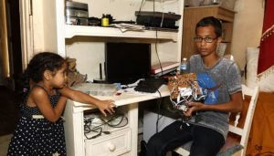 Barack Obama et Mark Zuckerberg invitent le jeune Ahmed et son horloge Ahmed Mohamed, horloge, Obama, Zuckerberg