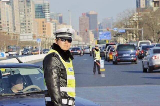 conducteurs écrasent des piétons en Chine