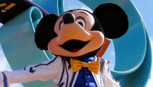 La Chine va fermer 150 usines pour s’assurer que « Shanghai Disneyland » ait un ciel bleu Disneyland, Shanghai, pollution de l'air