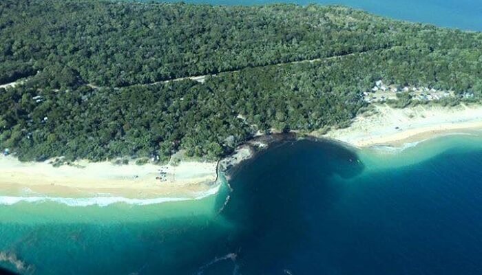 Vidéo: un immense trou engloutit une plage et un camping en Australie doline, trou, camping, plage, Australie