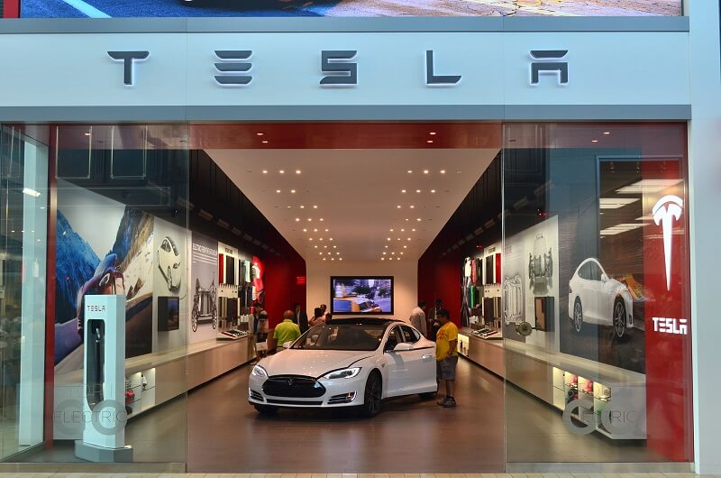 logo de Tesla: valorisation et rentabilité