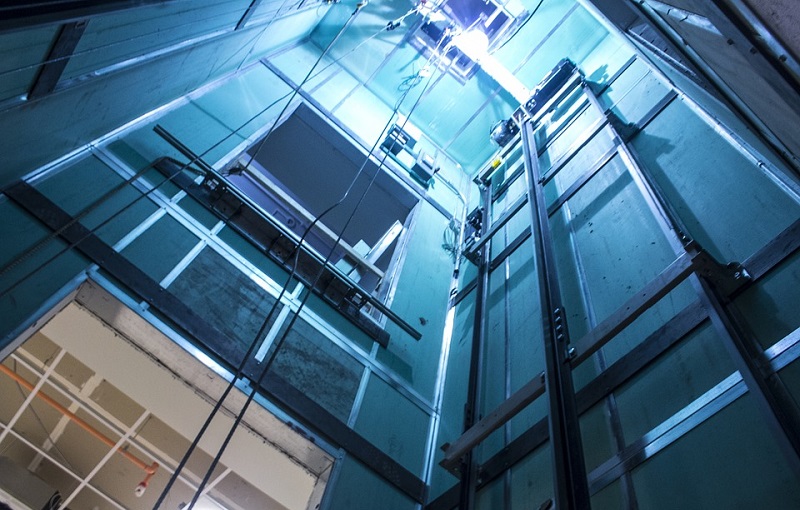 Métiers dangereux: réparateur d'ascenseur