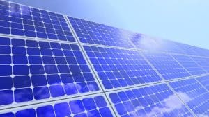 Les coûts du solaire et de l’éolien chuteront de moitié d’ici 2025