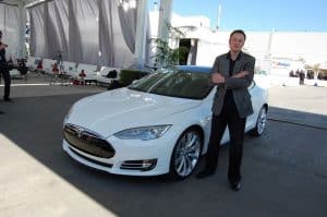 400 personnes licenciées par Tesla en une semaine