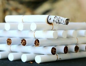 Paquet de cigarettes à 10 euros : les buralistes manifestent