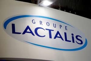 Laits infantiles contaminés : retrait massif de produits laitiers pour bébés