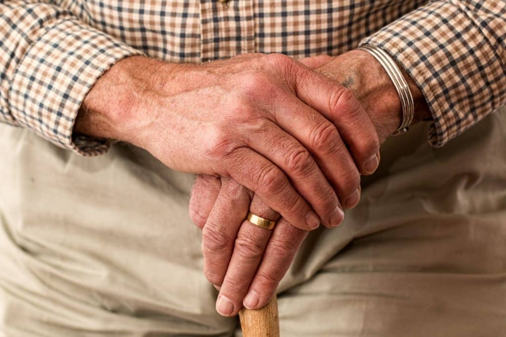 Un nonagénaire tue le pensionnaire d’un EHPAD à coups de canne