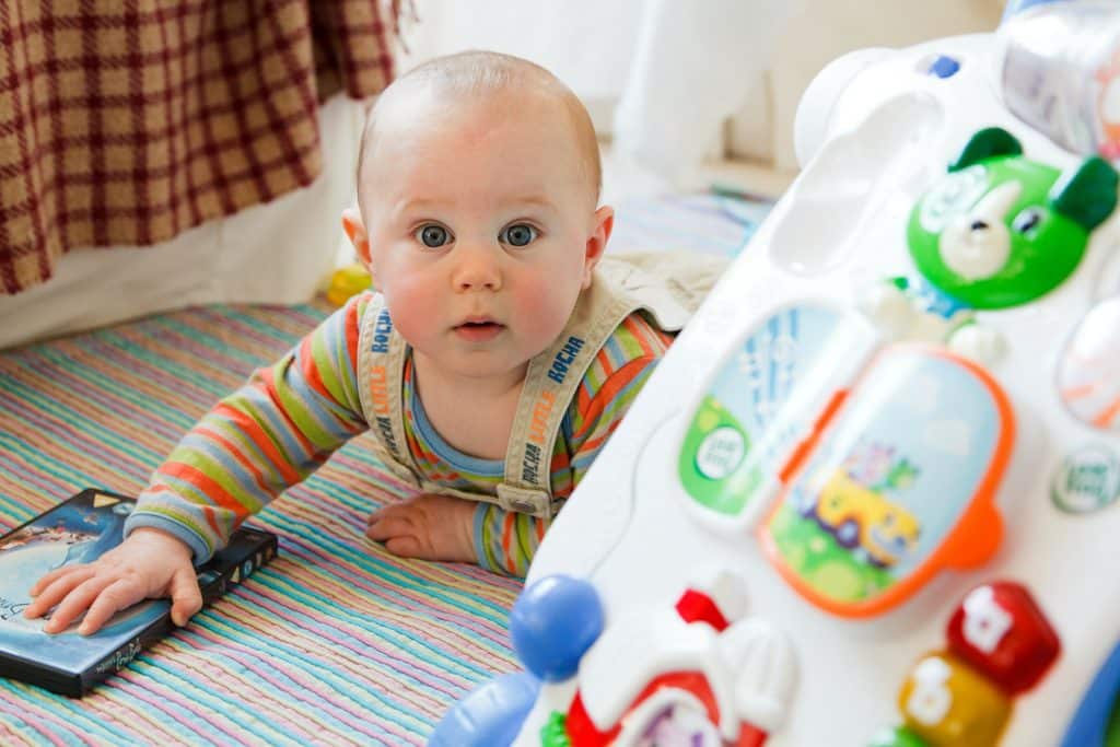 Voici pourquoi vous devriez offrir moins de jouets à vos enfants
