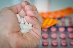 Coronavirus : l’hydroxychloroquine désormais interdite en France dans le traitement de la maladie