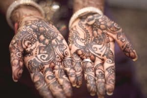 Inde : une jeune fille violée et brûlée vive
