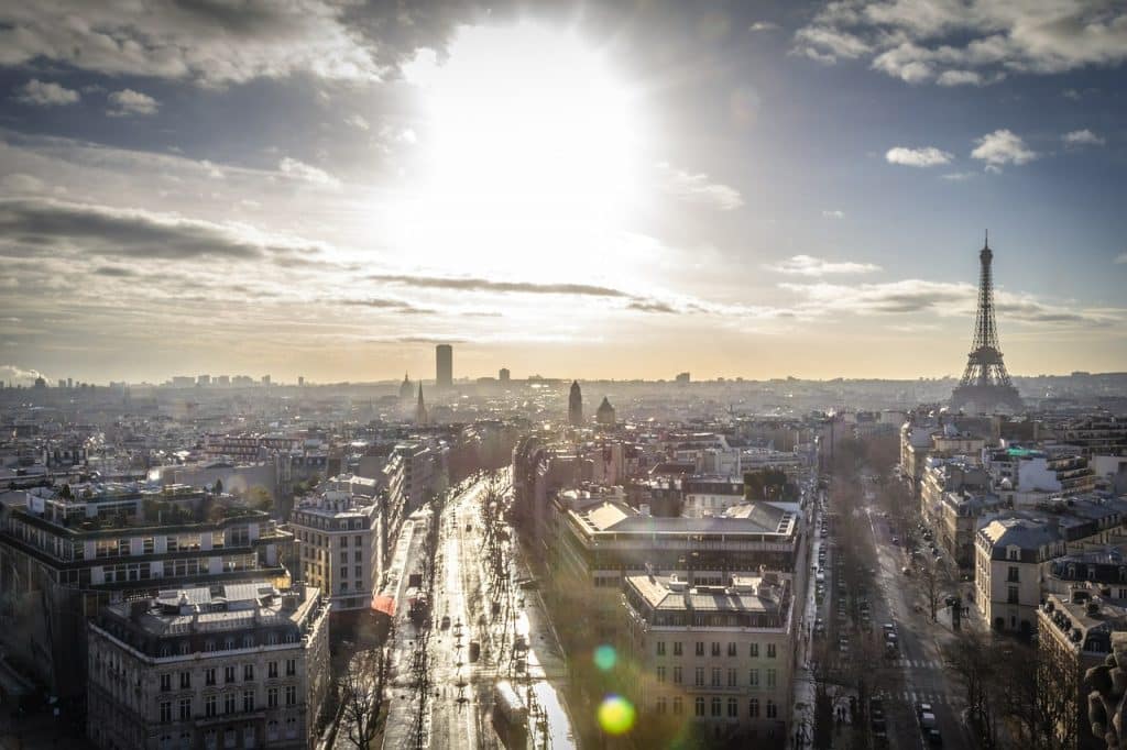 Un jeune homme abattu par un policier dans les rues de Paris