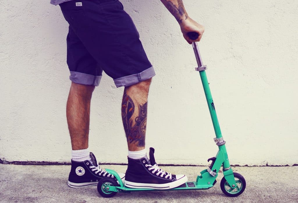 3 coups de couteau pour une trottinette