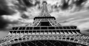 20 tonnes de tours Eiffel miniatures saisies par la police française
