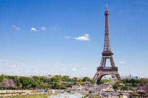 Attaque au couteau à Paris : sept blessés, dont quatre grièvement