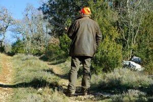 Un chasseur blesse grièvement une fillette en train de pique-niquer en famille