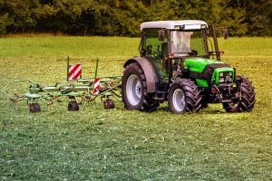 Il écrase involontairement sa fille avec un engin agricole