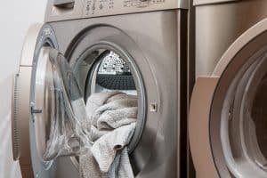Un enfant de 3 ans a le bras arraché par une machine à laver
