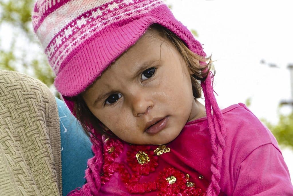 Il colle les yeux et la bouche de son bébé de 14 mois pour le faire taire