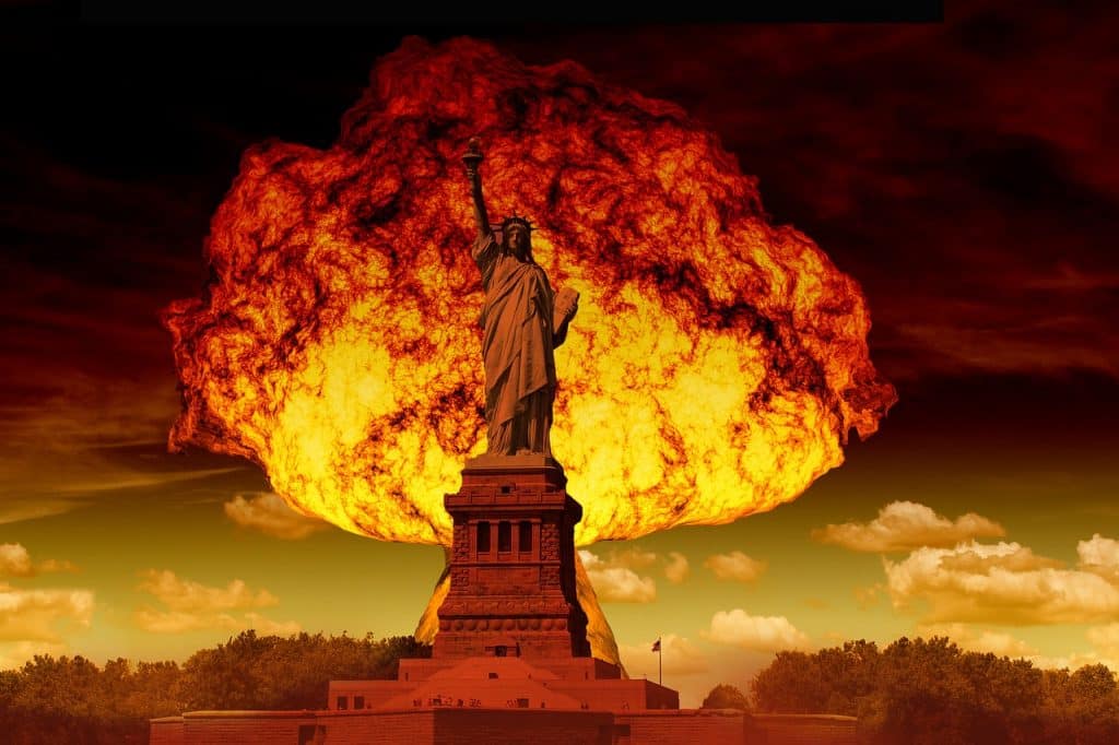 Gorbatchev met en garde Trump sur le désarmement nucléaire