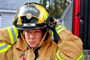 Les femmes pompiers prouvent leur existence à une petite fille