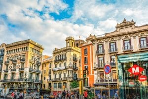 Les séparatistes catalans organisent une manifestation de masse à Barcelone