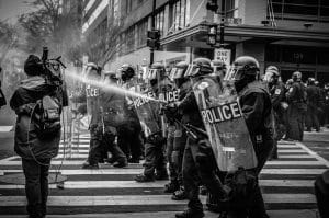 Manifestation 1er mai : des affrontements entre policiers et manifestants à Paris