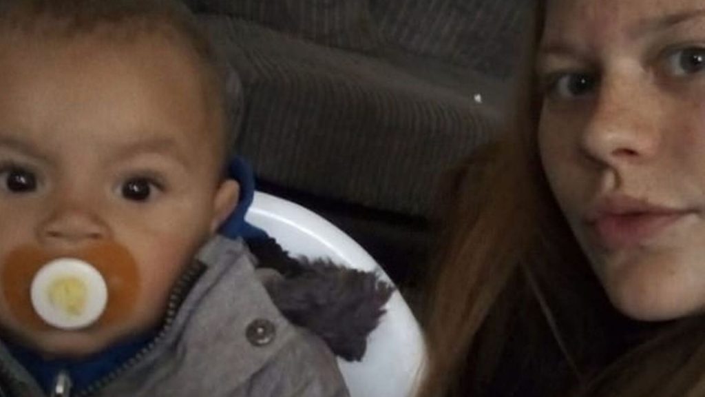 Il jette son fils vivant dans une rivière