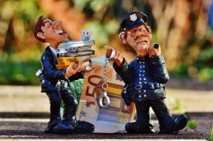 Fiscalité : douanes et impôts scruteront bientôt les réseaux sociaux