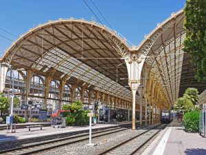 Grève : 9 lignes de métro fermées, un trafic restreint à 30 %, un weekend noir en perspective