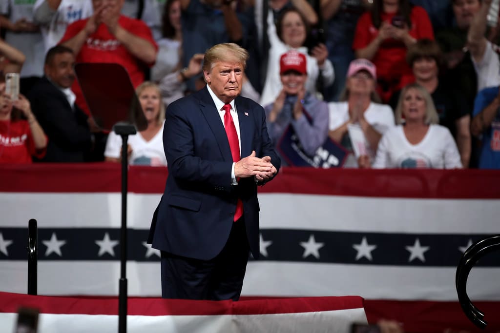 Donald Trump et Mélania ont été testés positifs au coronavirus, l’Amérique en panique totale