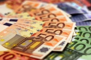Paris : alors qu’elle a hérité d’un appartement, elle y découvre 600 000 euros en liquide dans la cave