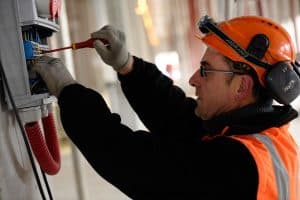 Comprendre les classifications des relais de protection électriques