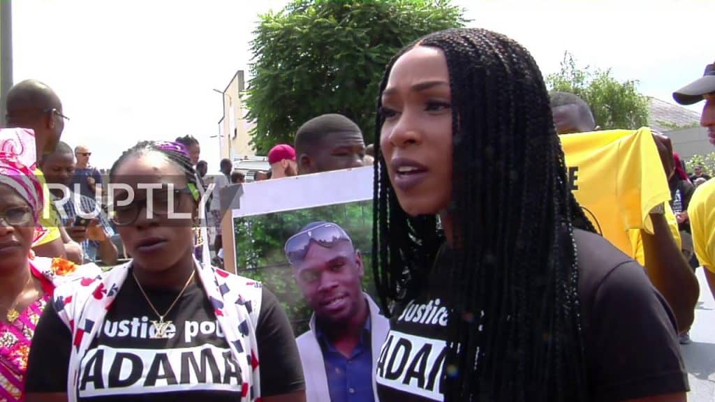 Adama Traoré serait mort suite à un « coup de chaleur », « aggravé » par les manœuvres des gendarmes