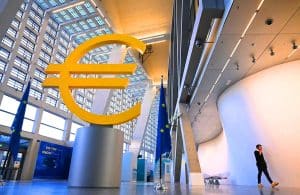 Ce que vous réserve 2025 : Livret A en chute libre à 2,4 %, mais l&rsquo;immobilier à 3,38 % pourrait s&rsquo;envoler !