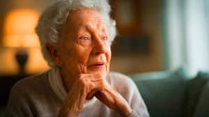 « Ces mots qui trahissent votre esprit » : la parole révèle ces premiers signes bouleversants d'Alzheimer