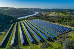Cette innovation solaire propulse l’Europe vers 100 milliards d’euros de bénéfices et une hausse de 40 % de la production Cette innovation solaire propulse l'Europe vers 100 milliards d'euros de bénéfices et une hausse de 40 % de la production