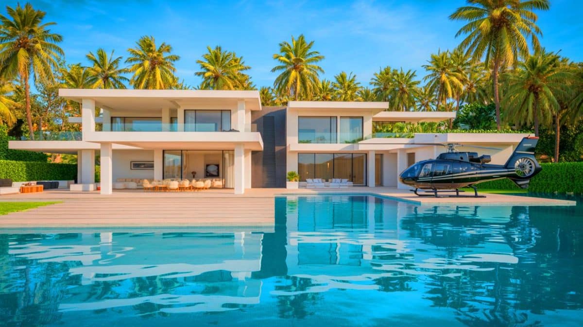Cristiano Ronaldo : « Une villa à 40 millions d’euros avec héliport privé et plage privée » découvrez son incroyable demeure Illustration de la somptueuse villa de Novak Djokovic à Marbella, acquise durant la pandémie.