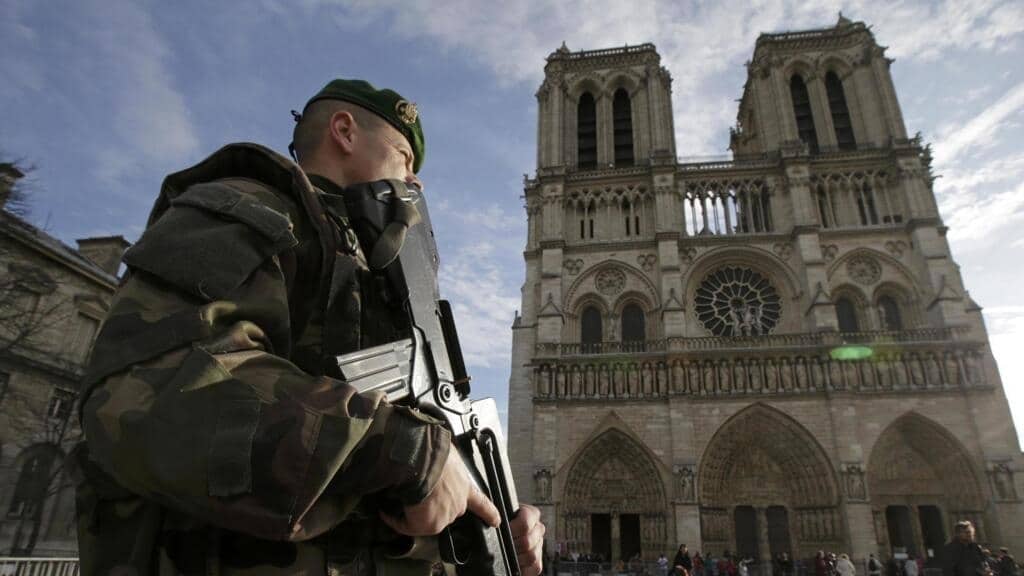 Un dispositif de sécurité inédit déployé par la France pour protéger les célébrations de Pâques dans des milliers d’églises Un dispositif de sécurité inédit déployé par la France pour protéger les célébrations de Pâques dans des milliers d'églises