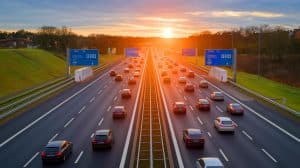 « Les automobilistes vont payer le prix fort » : cette nouvelle taxe fait flamber les tarifs des autoroutes et provoque la colère sur les routes françaises « Nouvel impôt dévastateur » : cette taxe fait bondir les prix des autoroutes et ruine les automobilistes