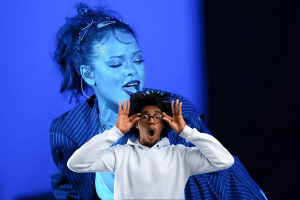 Rihanna provoque le Vatican avec cette tenue sexy choquante Rihanna provoque le Vatican avec cette tenue sexy choquante
