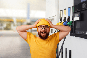 Ce nouveau carburant pas cher arrive bientôt dans les stations